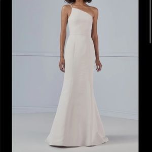 Amsale Cecilia (ice)